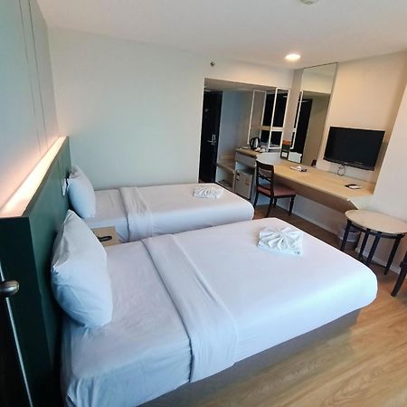 Mayflower Grande Hotel Phitsanulok Zewnętrze zdjęcie