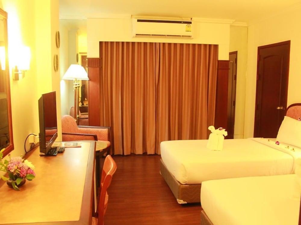 Mayflower Grande Hotel Phitsanulok Zewnętrze zdjęcie