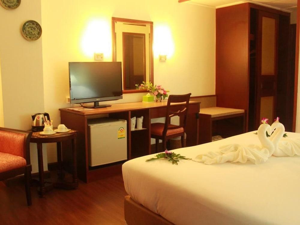 Mayflower Grande Hotel Phitsanulok Zewnętrze zdjęcie