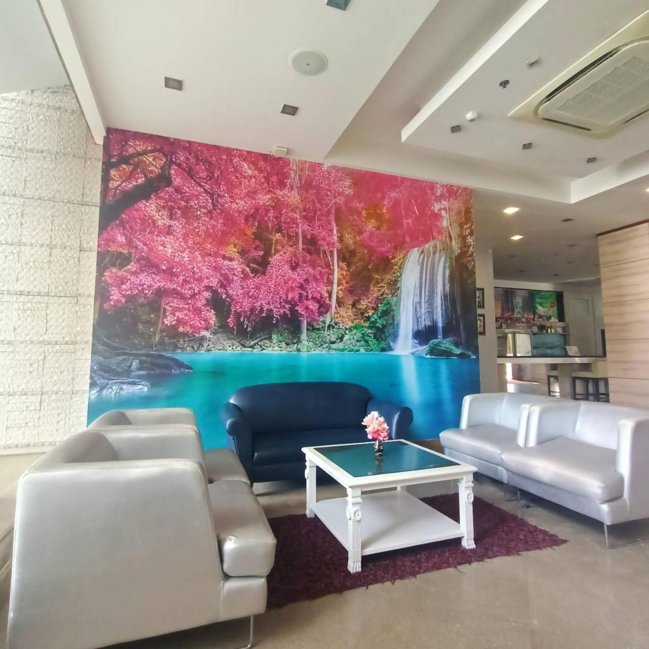 Mayflower Grande Hotel Phitsanulok Zewnętrze zdjęcie