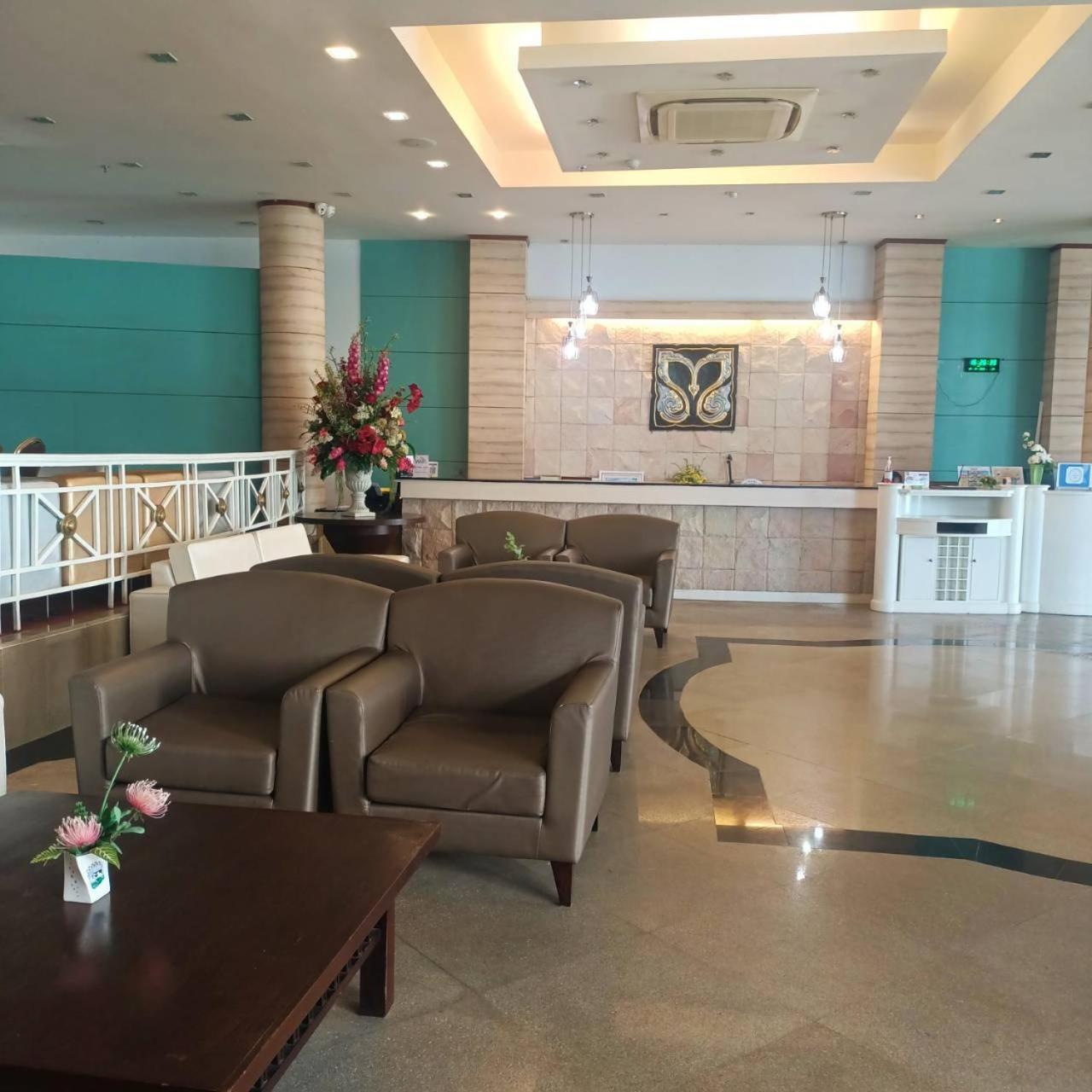 Mayflower Grande Hotel Phitsanulok Zewnętrze zdjęcie