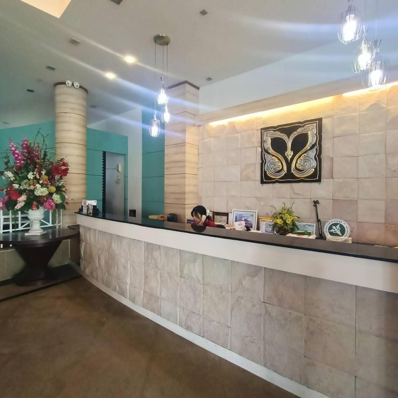 Mayflower Grande Hotel Phitsanulok Zewnętrze zdjęcie