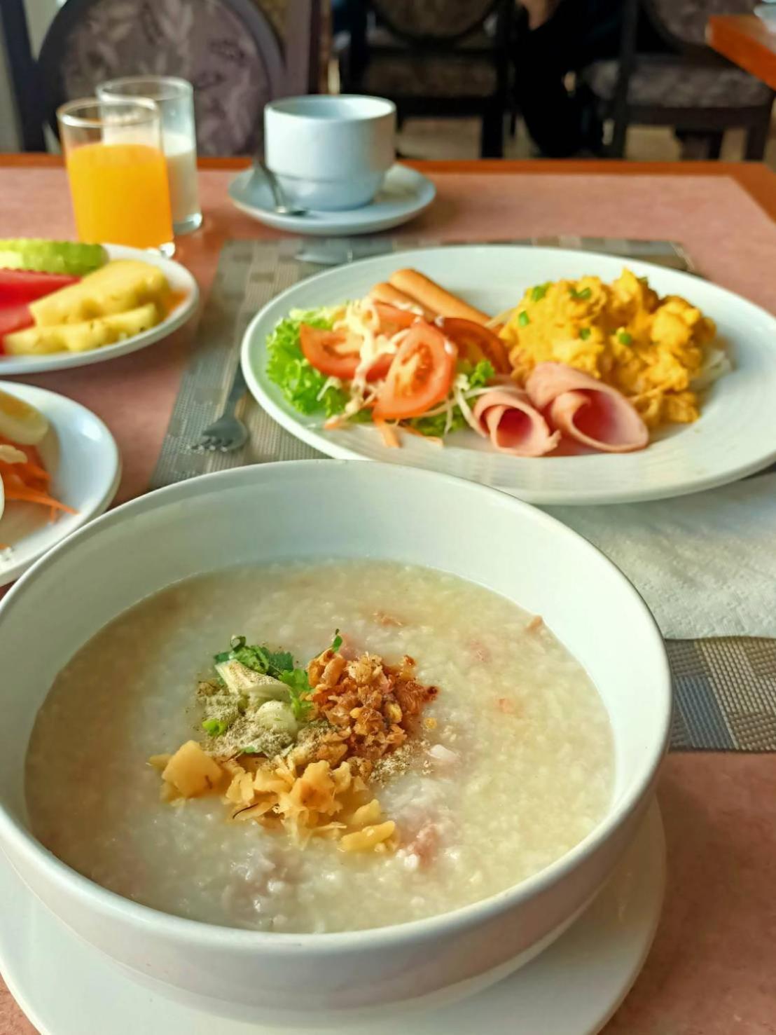 Mayflower Grande Hotel Phitsanulok Zewnętrze zdjęcie