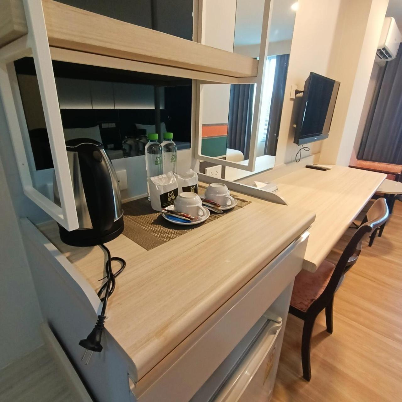 Mayflower Grande Hotel Phitsanulok Zewnętrze zdjęcie