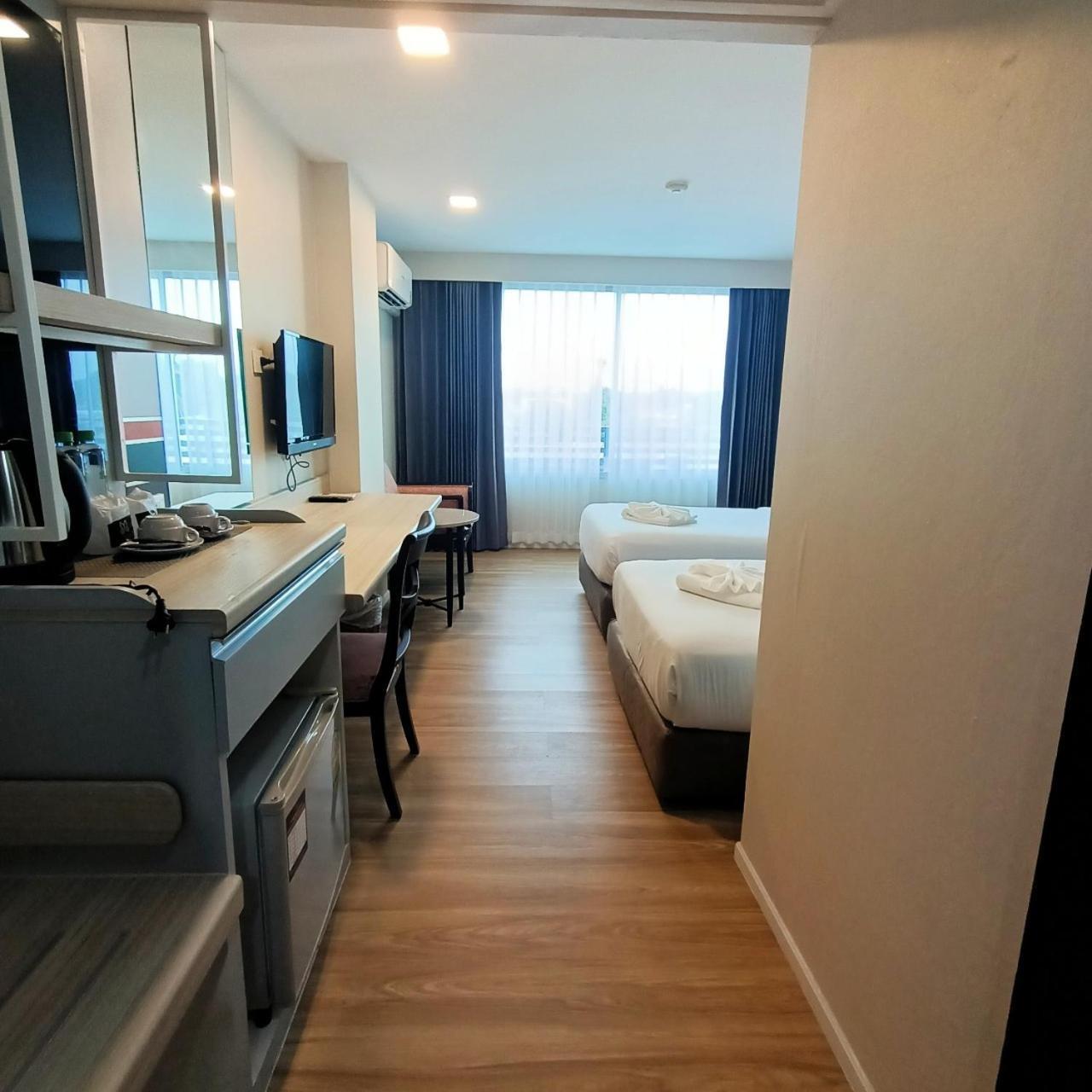 Mayflower Grande Hotel Phitsanulok Zewnętrze zdjęcie