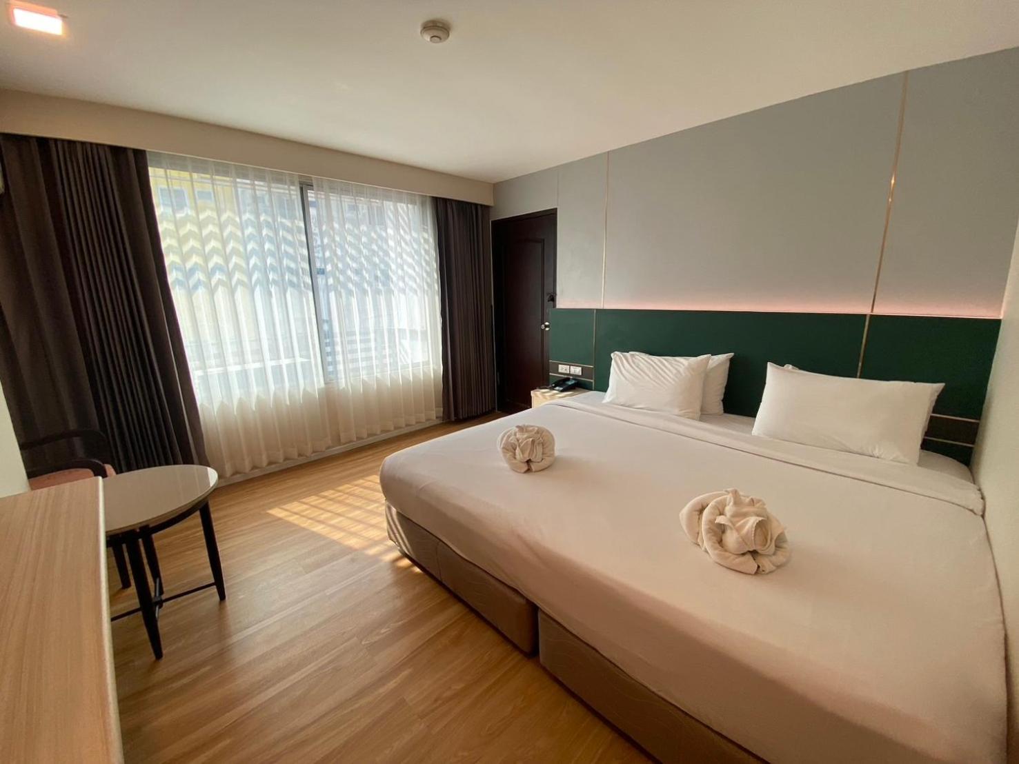 Mayflower Grande Hotel Phitsanulok Zewnętrze zdjęcie