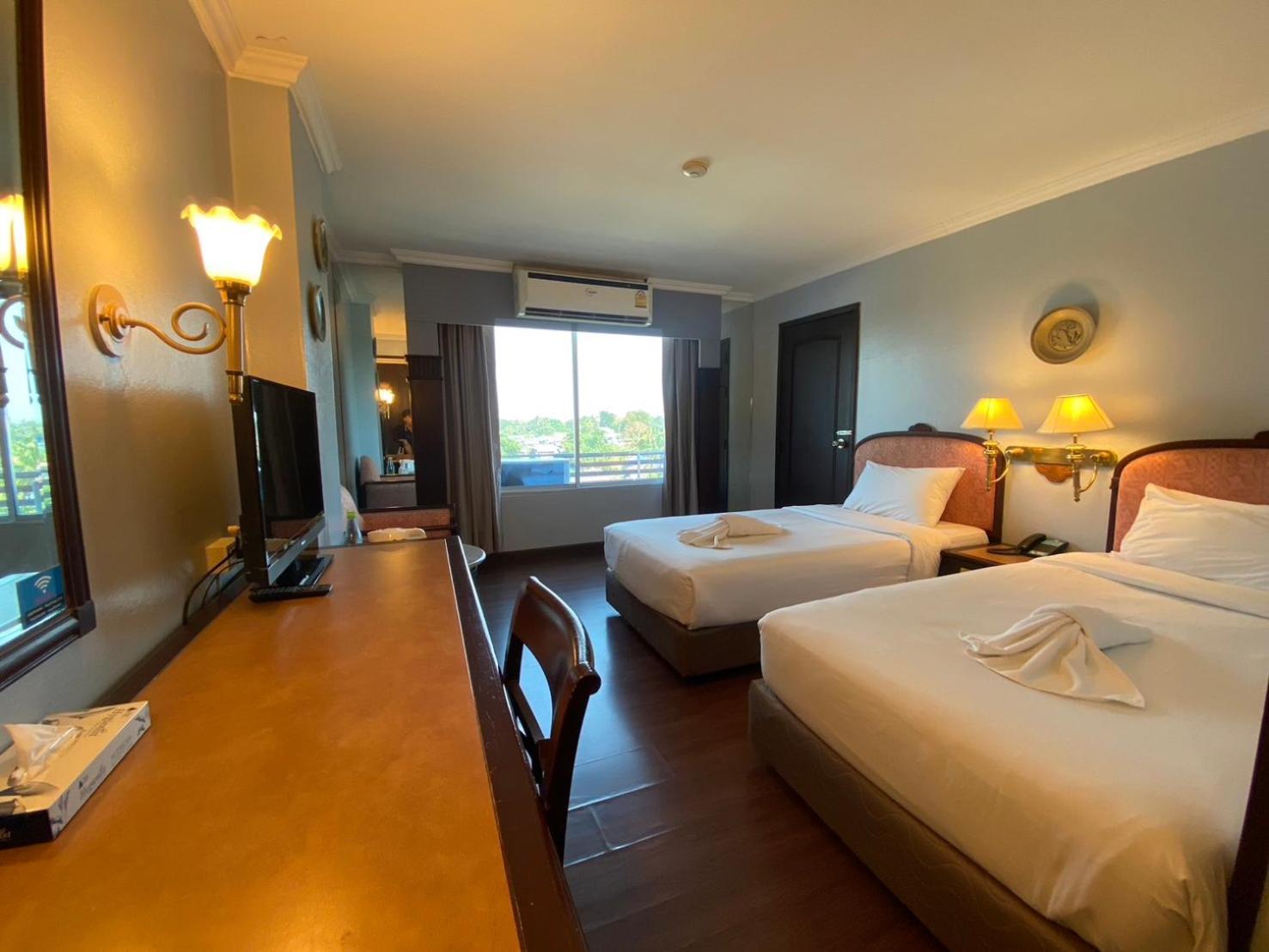 Mayflower Grande Hotel Phitsanulok Zewnętrze zdjęcie