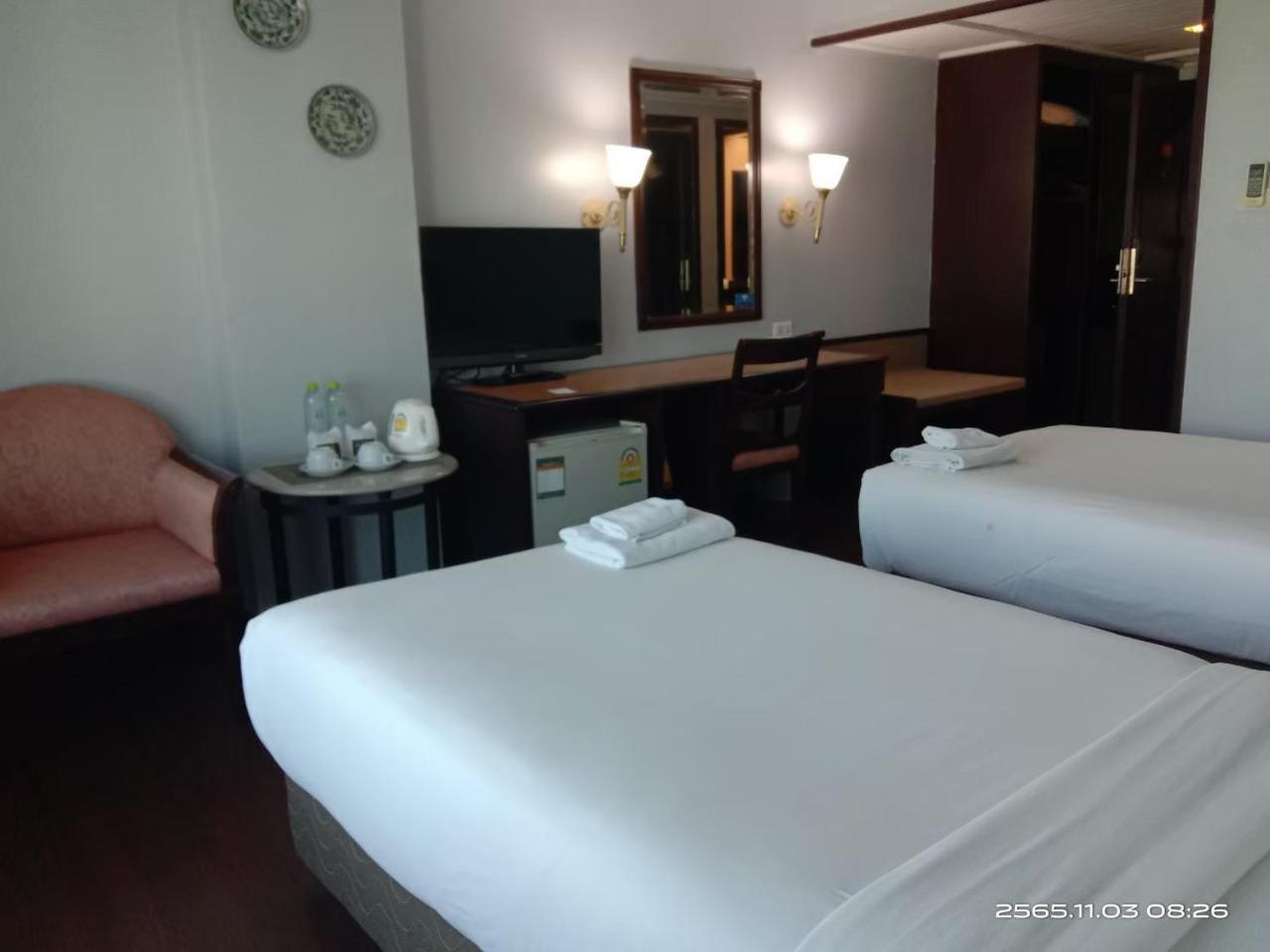 Mayflower Grande Hotel Phitsanulok Zewnętrze zdjęcie