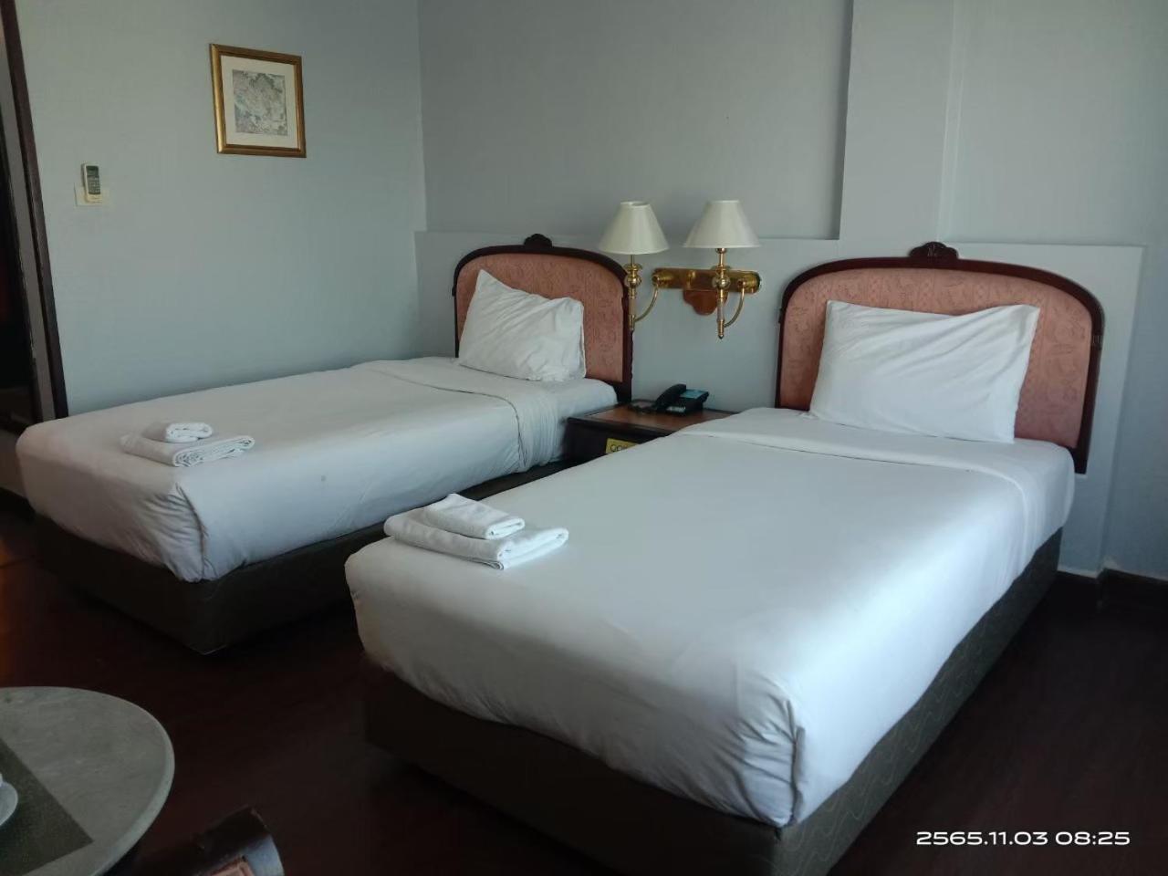 Mayflower Grande Hotel Phitsanulok Zewnętrze zdjęcie