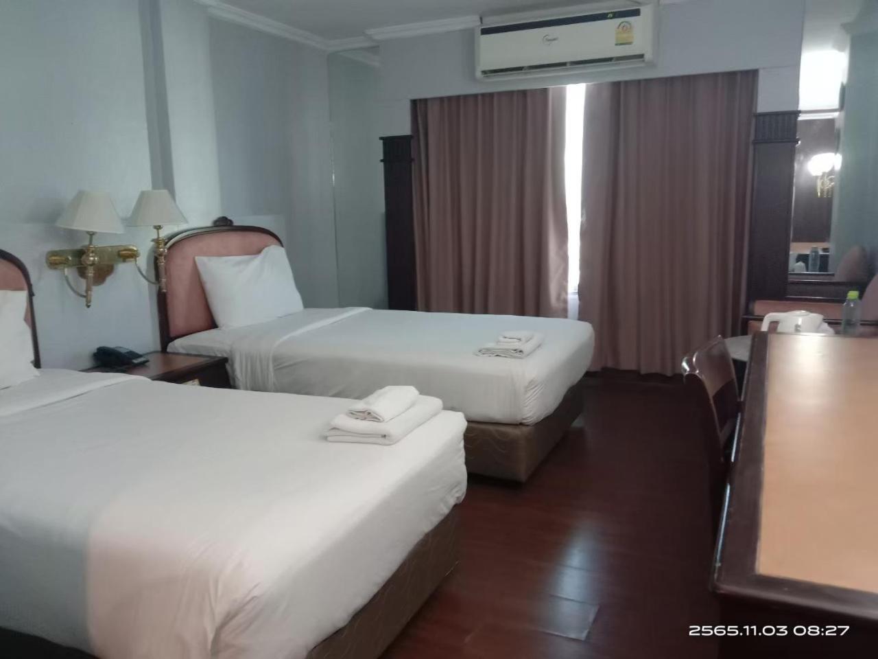 Mayflower Grande Hotel Phitsanulok Zewnętrze zdjęcie