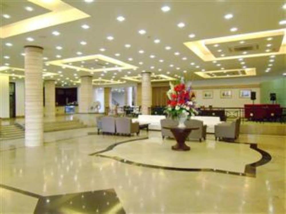 Mayflower Grande Hotel Phitsanulok Zewnętrze zdjęcie