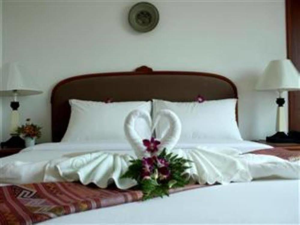 Mayflower Grande Hotel Phitsanulok Zewnętrze zdjęcie